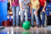 Tutti concentrati sul bowling